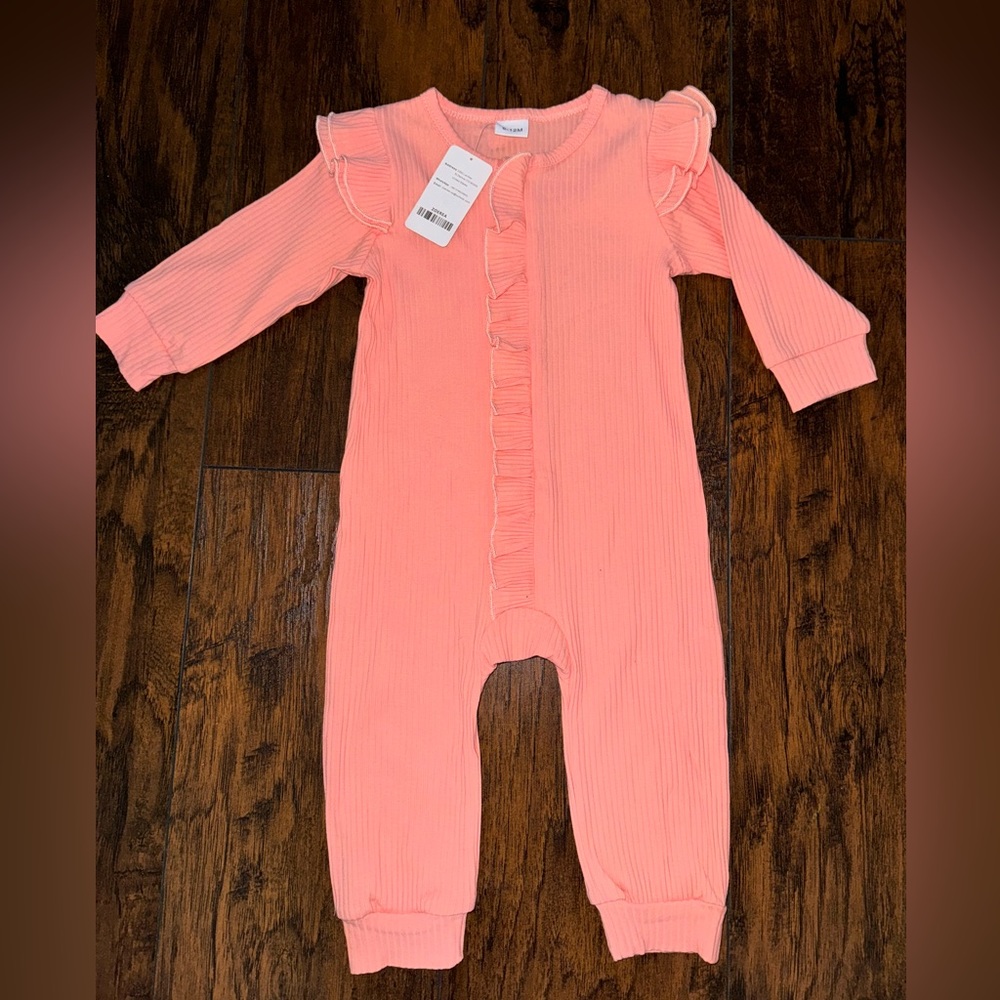 Zoerea Little Girls Bodysuit with Ruffles Sleeper 6-12M Open Feet & Hands NWT